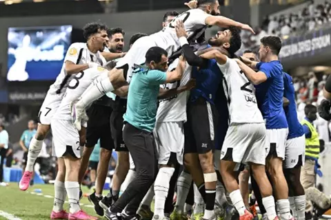 بمشاركة النني.. الجزيرة يحصد كأس رابطة المحترفين الإماراتية على حساب شباب الأهلي